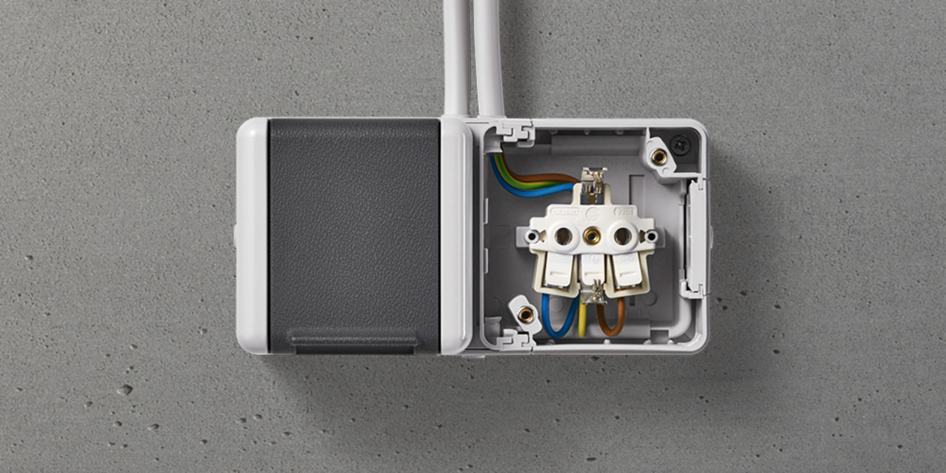 Doppelsteckdose mit Trennsteg bei Mike Wagner in Wernberg-Köblitz